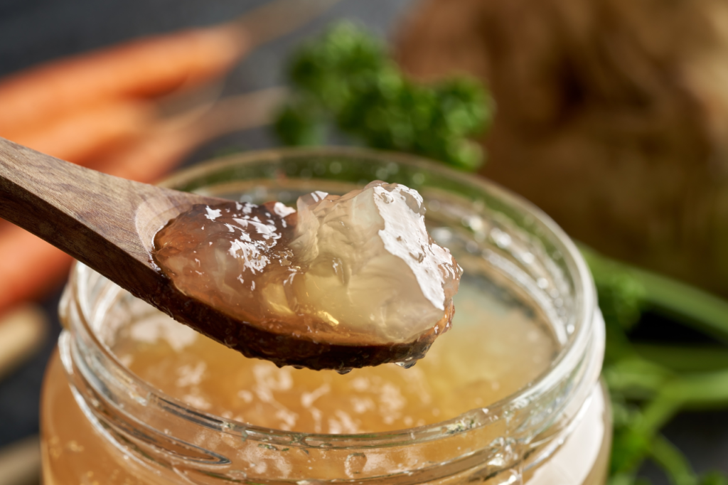 Gör din egen benbuljong: Recept steg för steg – Natural Living